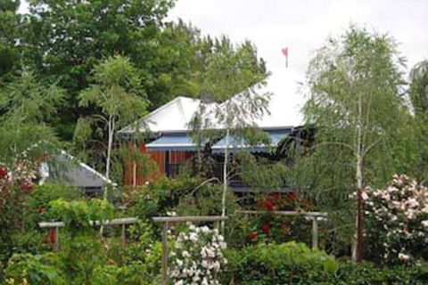 Ford House Retreat - Whitsundays Accommodation 1