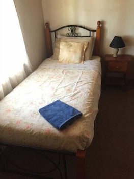 A Settler's Cottage - Whitsundays Accommodation 4