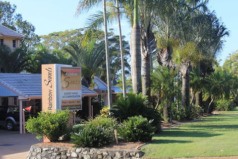 Rainbow Sands Resort - Whitsundays Accommodation 0