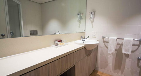 Desert Gardens Hotel - Whitsundays Accommodation 5