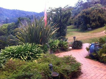 Rossmount Rural Retreat - Whitsundays Accommodation 0