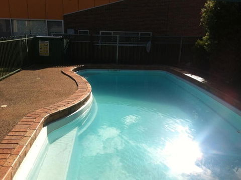 Denman Motor Inn - Whitsundays Accommodation 4