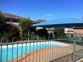 Denman Motor Inn - Whitsundays Accommodation 2