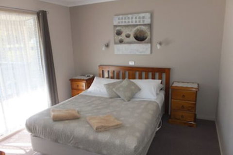 Lakes Entrance Country Cottages - Whitsundays Accommodation 0