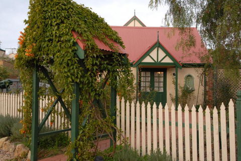 The Dove Cote - Whitsundays Accommodation 1
