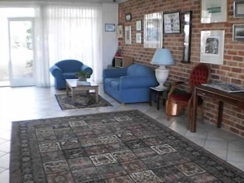 Lake Haven Motor Inn & Palms Restaurant - Whitsundays Accommodation 3