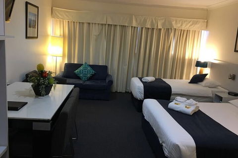 Lakeview Motor Inn - Whitsundays Accommodation 5