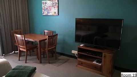 Moe Motor Inn - Whitsundays Accommodation 3