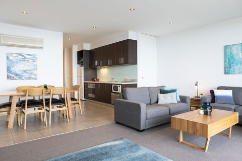 The Dolphin Apartments - Whitsundays Accommodation 3
