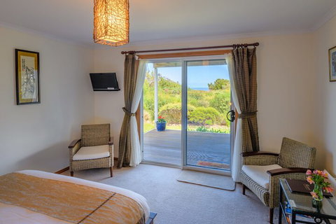 Harpers On The Beach - Whitsundays Accommodation 5