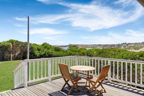 Clifftop Boutique Accommodation - Whitsundays Accommodation 0