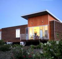 Eco-luxe at Mount Avoca - Whitsundays Accommodation