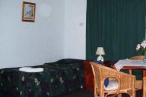 The Vineyard Motel - Whitsundays Accommodation 2