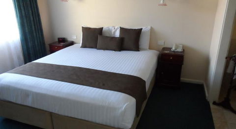 The Clifton & Grittleton Lodge - Whitsundays Accommodation 5