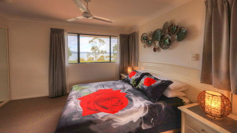 Dolphin Waters Tin Can Bay - Whitsundays Accommodation 5