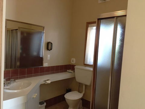 Westwood Motor Inn - Whitsundays Accommodation 6