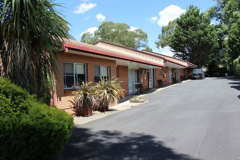 Westwood Motor Inn - Whitsundays Accommodation 1