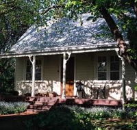 Elm Wood Cottages - Whitsundays Accommodation