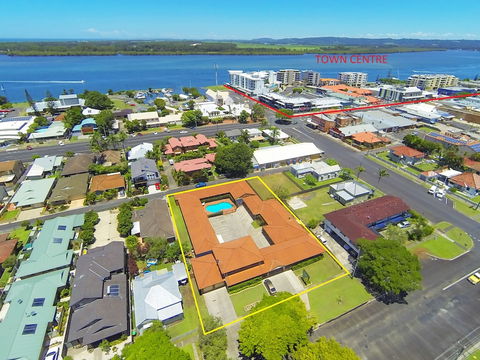 Ballina Travellers Lodge - Whitsundays Accommodation 0