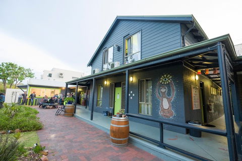 Dunsborough Beachouse YHA Hostel - Whitsundays Accommodation 3