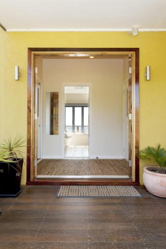 Sanctuary Hill Retreat - Whitsundays Accommodation 5