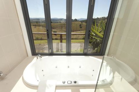 Sanctuary Hill Retreat - Whitsundays Accommodation 2