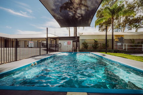 Artesian Spa Motel - Whitsundays Accommodation 4