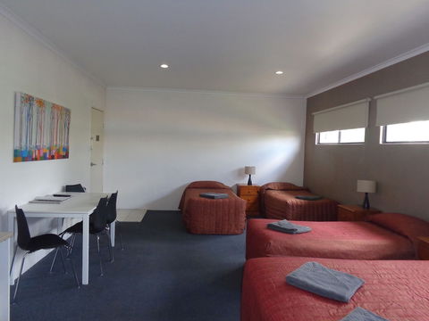 Artesian Spa Motel - Whitsundays Accommodation 6