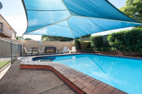 Jacaranda Place Motor Inn - Whitsundays Accommodation 4