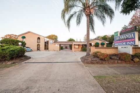Jacaranda Place Motor Inn - Whitsundays Accommodation 0