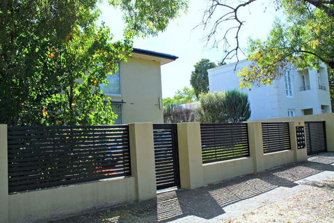 Adelaide DressCircle Apartments Childers Street - Whitsundays Accommodation 5