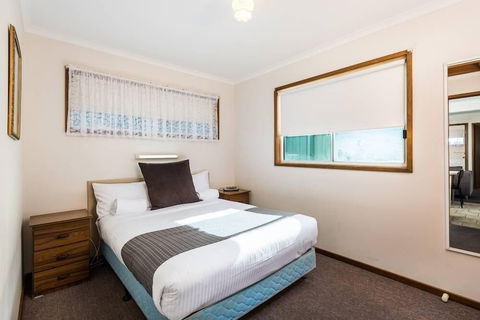 Lakes Jakaranda Holiday Units - Whitsundays Accommodation 6