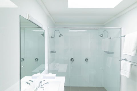 Bay Hotel Motel - Whitsundays Accommodation 2