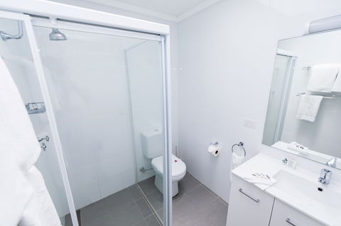 Bay Hotel Motel - Whitsundays Accommodation 6