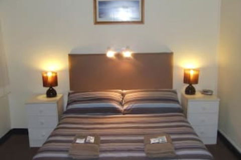 Aquarius Motel Belmont - Whitsundays Accommodation 3