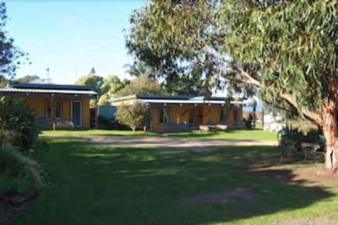 Casuarina Coastal Units - Whitsundays Accommodation 2