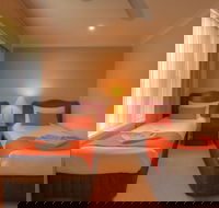 Endeavour Court Motor Inn - Whitsundays Accommodation