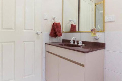 Marys Bed & Breakfast - Whitsundays Accommodation 4