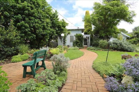 Jacaranda Guest House - Whitsundays Accommodation 0
