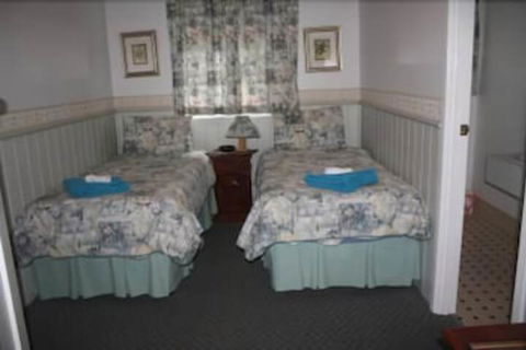 Jacaranda Guest House - Whitsundays Accommodation 5