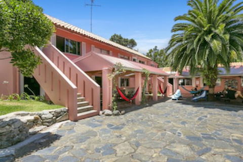 Dolphins Beach House - Whitsundays Accommodation 0