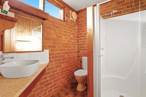 Diamond House Heritage Restaurant & Motor Inn - Whitsundays Accommodation 2