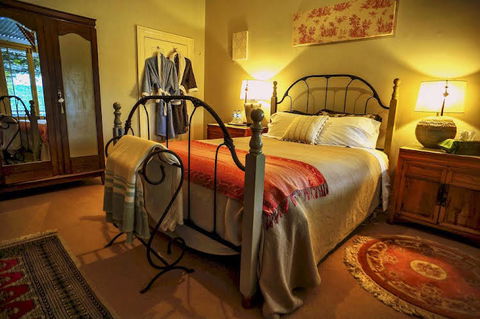 Cromwell House - Whitsundays Accommodation 6