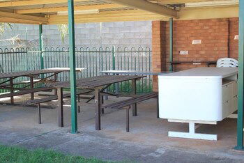 Peak Hill Golden Peak Budget Motel - Whitsundays Accommodation 1
