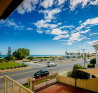 Esplanade Apartments at West Beach - Whitsundays Accommodation