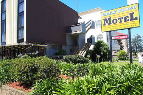 City Beach Motel - Whitsundays Accommodation 1