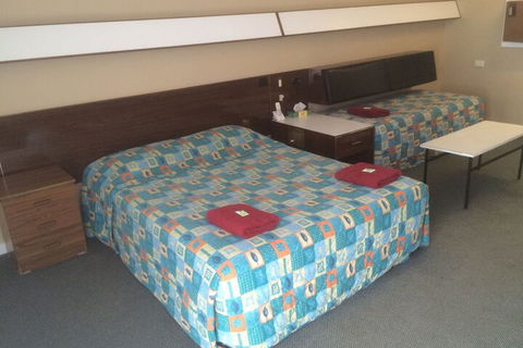 City Beach Motel - Whitsundays Accommodation 2