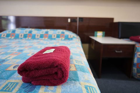 City Beach Motel - Whitsundays Accommodation 7