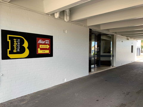 The Menai Hotel Motel - Whitsundays Accommodation 1