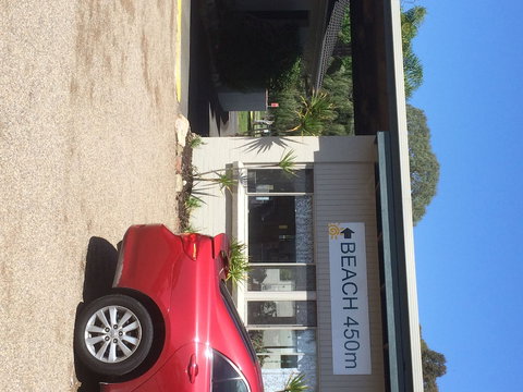 Hanging Rock Family Motel - Whitsundays Accommodation 1